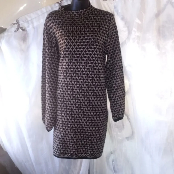 *Max studio Dress size large ( box Y ) - Picture 1 of 3